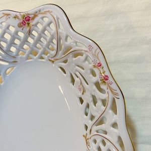 Gold plated Rose reticulated oval bowl